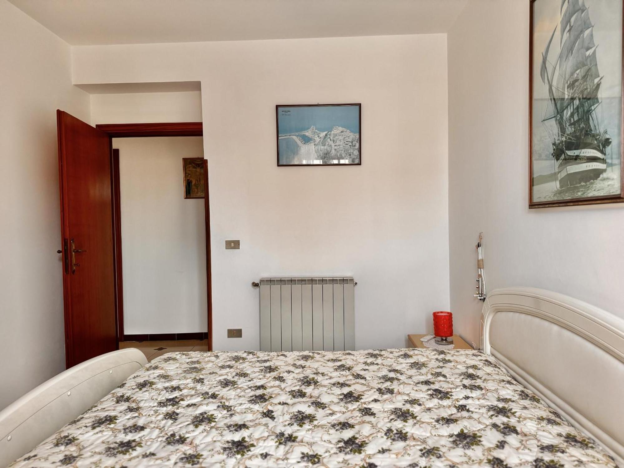 Holidaycasa Leone - Con Posto Auto A 200Mt Dal Mare スペルロンガ エクステリア 写真