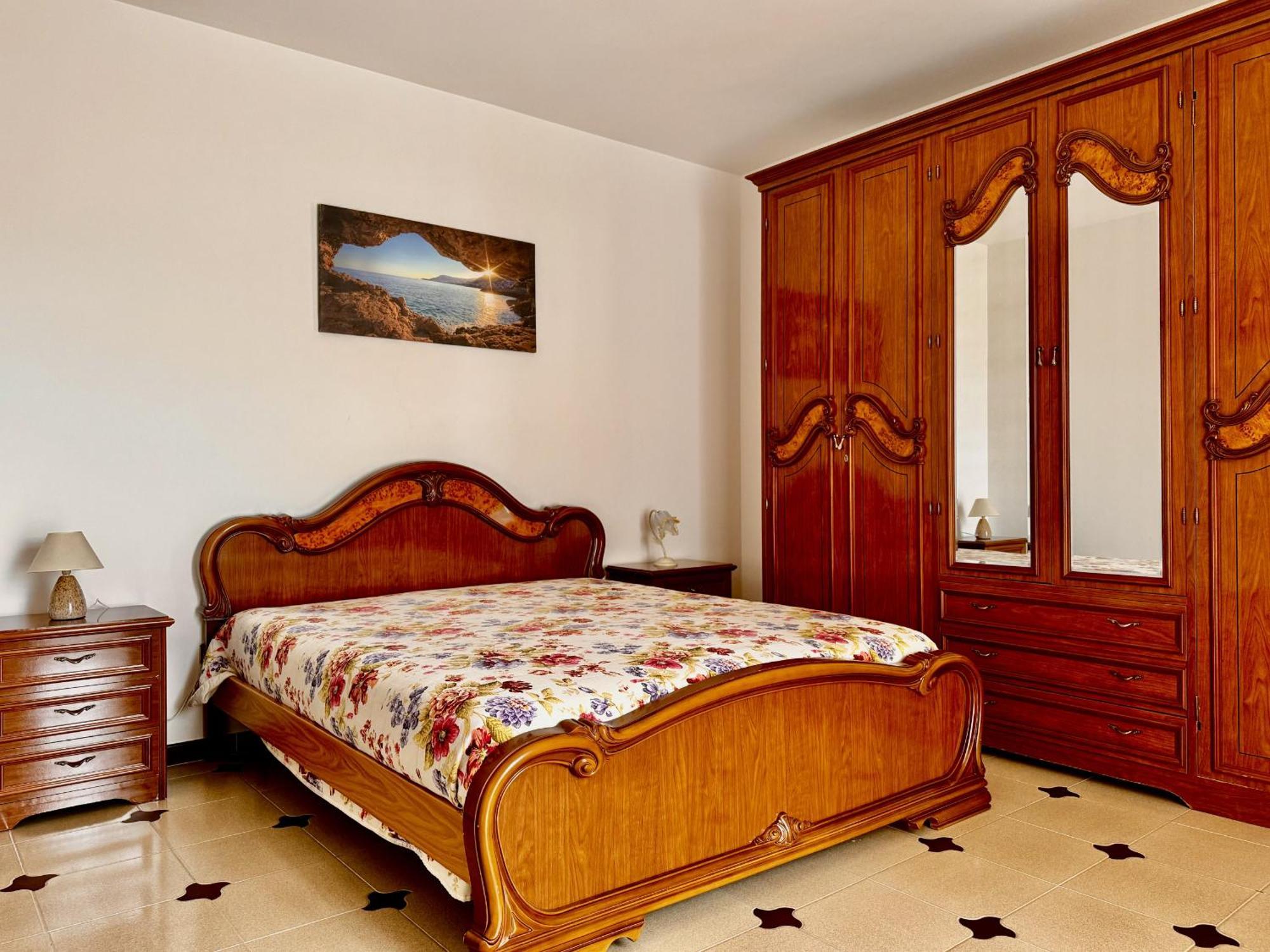 Holidaycasa Leone - Con Posto Auto A 200Mt Dal Mare スペルロンガ エクステリア 写真