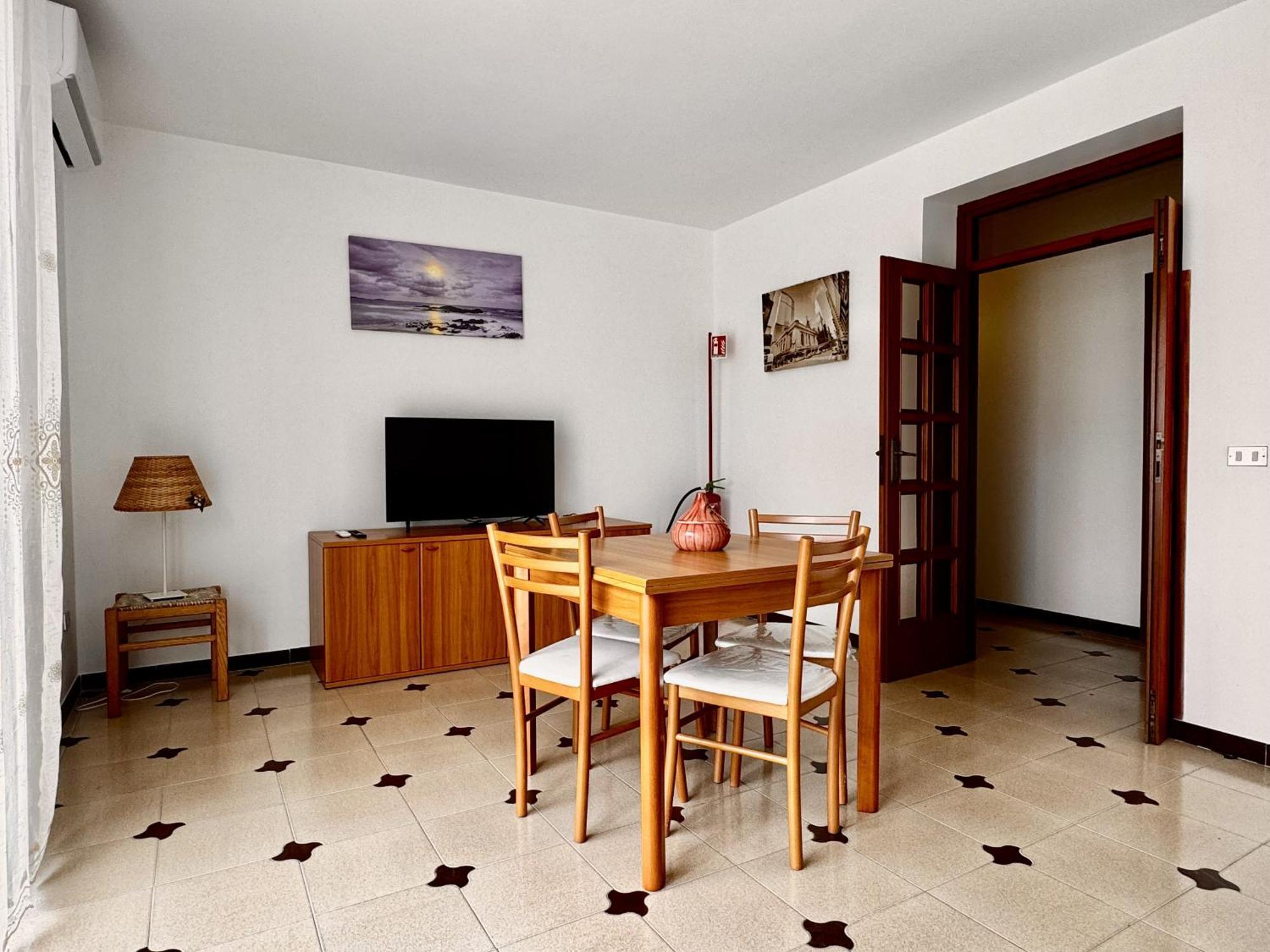 Holidaycasa Leone - Con Posto Auto A 200Mt Dal Mare スペルロンガ エクステリア 写真