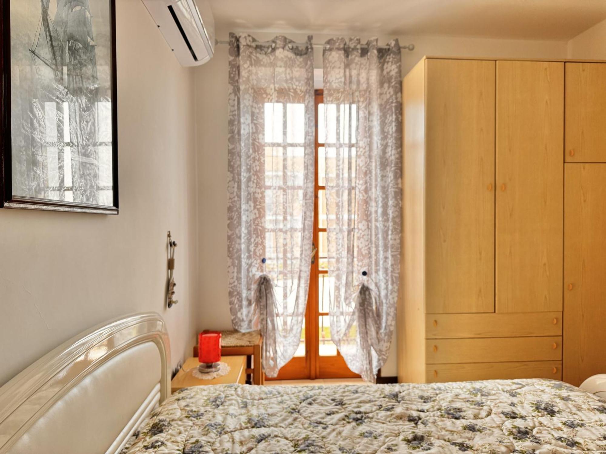 Holidaycasa Leone - Con Posto Auto A 200Mt Dal Mare スペルロンガ エクステリア 写真