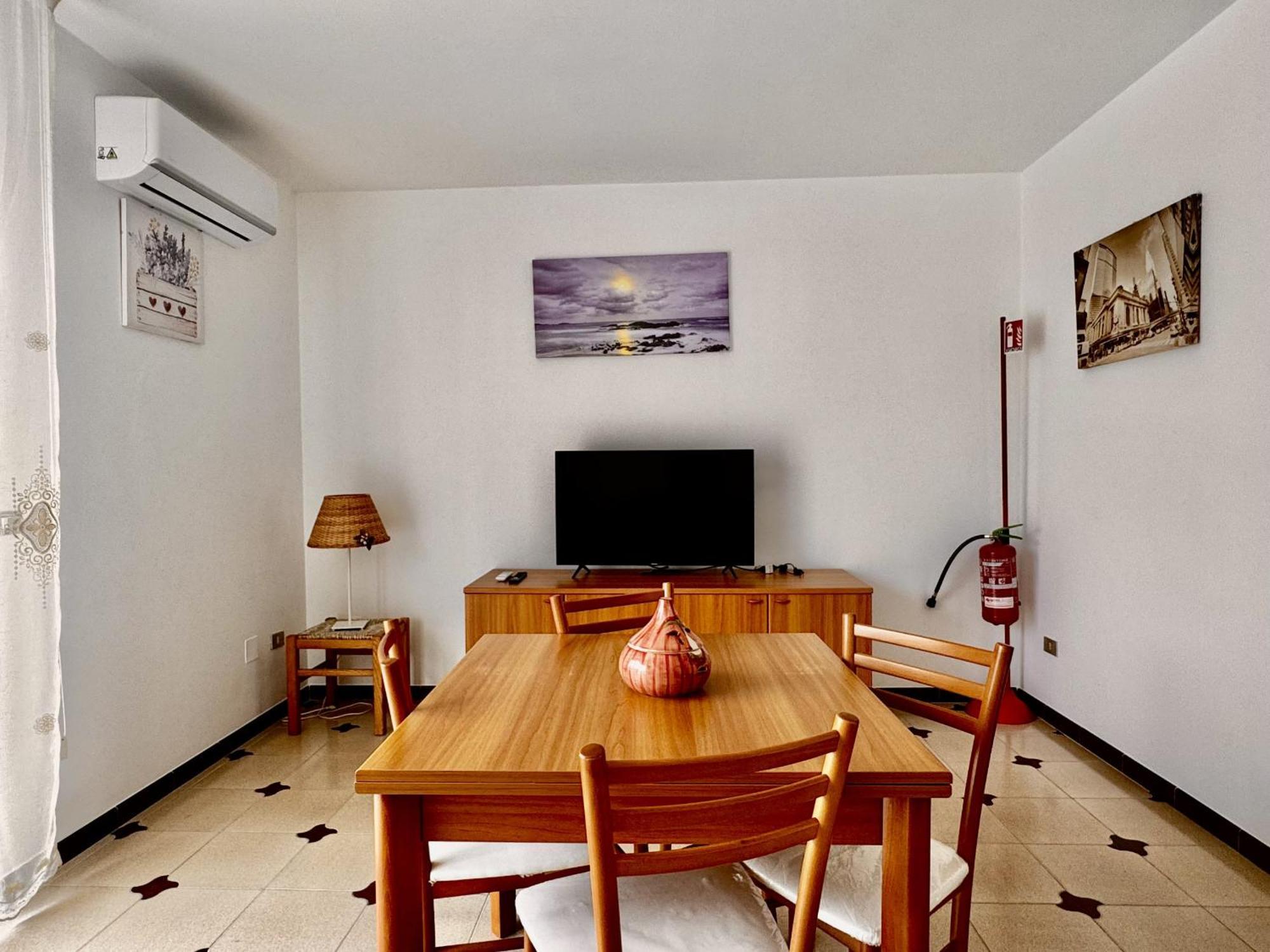 Holidaycasa Leone - Con Posto Auto A 200Mt Dal Mare スペルロンガ エクステリア 写真