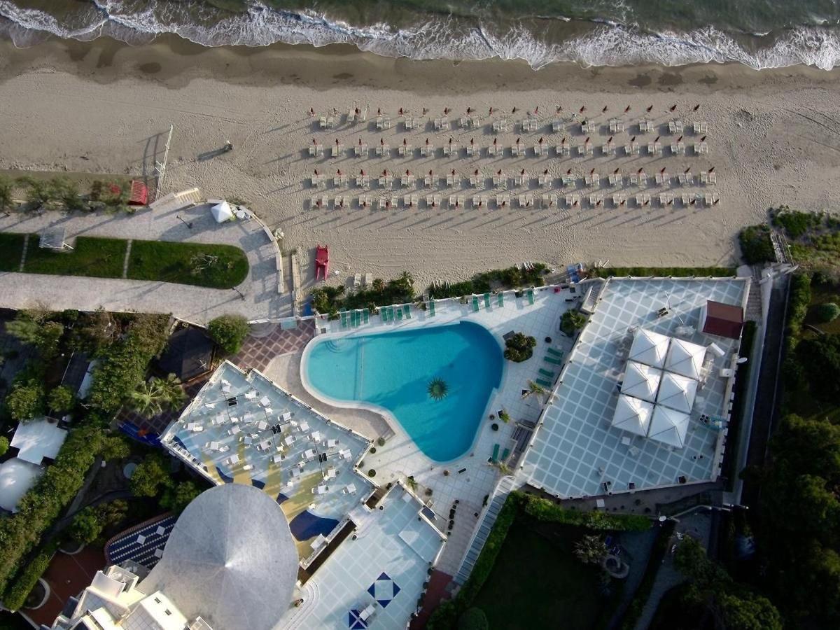 Holidaycasa Leone - Con Posto Auto A 200Mt Dal Mare スペルロンガ エクステリア 写真