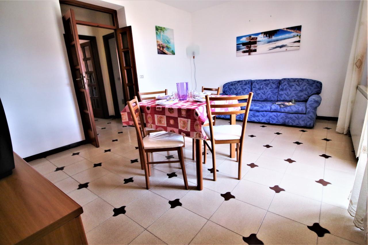 Holidaycasa Leone - Con Posto Auto A 200Mt Dal Mare スペルロンガ エクステリア 写真