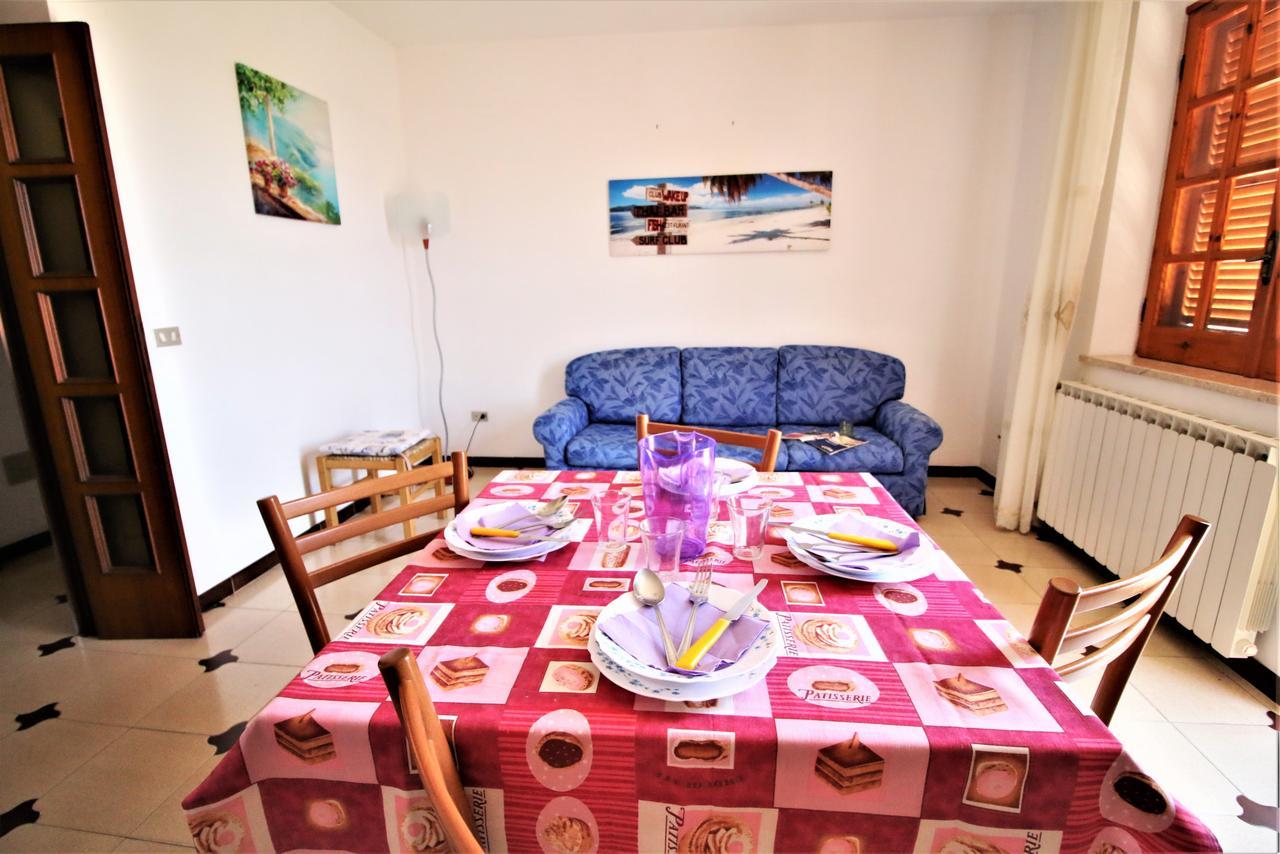 Holidaycasa Leone - Con Posto Auto A 200Mt Dal Mare スペルロンガ エクステリア 写真